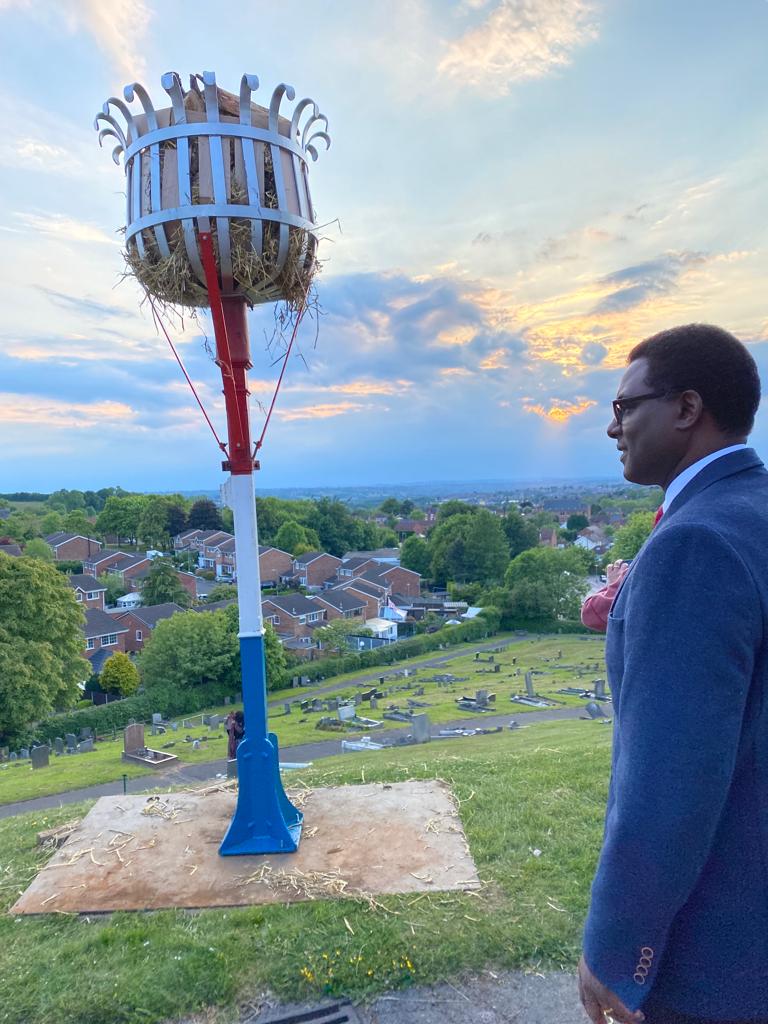 Darren Henry MP marks Queen's Platinum Jubilee at Kimberley Beacon